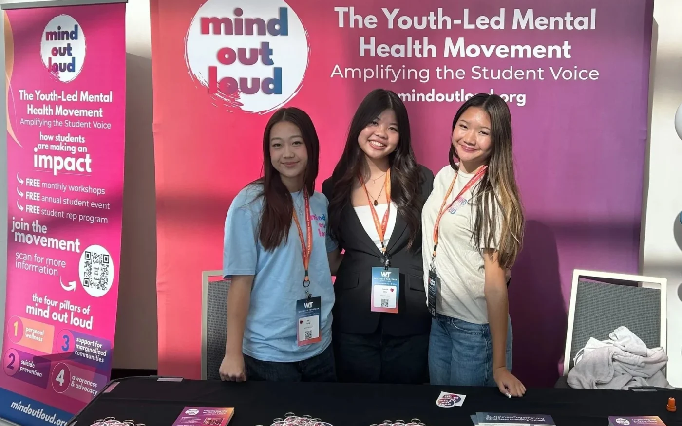 Students at an exhibitor booth